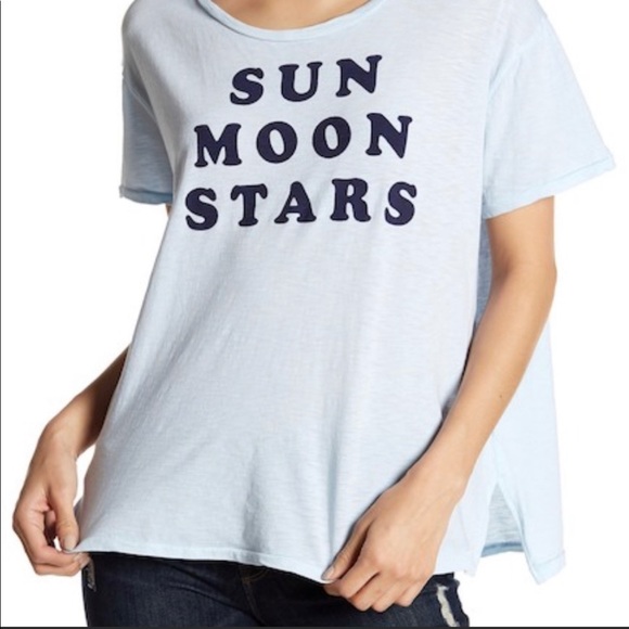 Sundry Tops - NWOT Sundry basic graphic tee